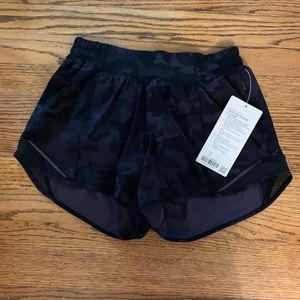 Size 6 hotty hot 4” black camo shorts